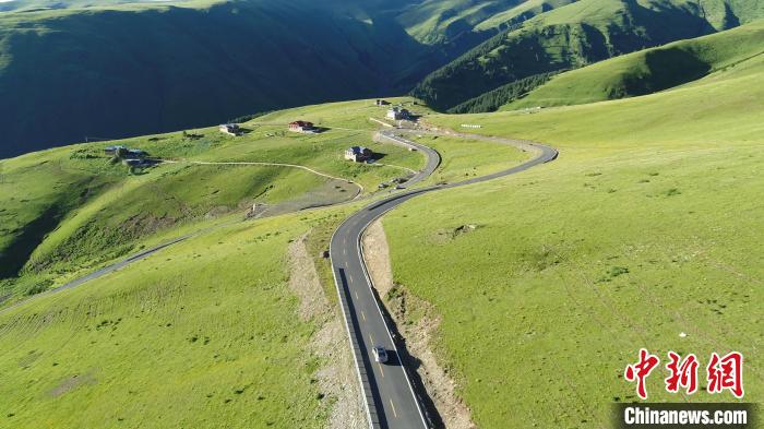四川道孚：打通交通脈絡(luò)，連通百姓幸福