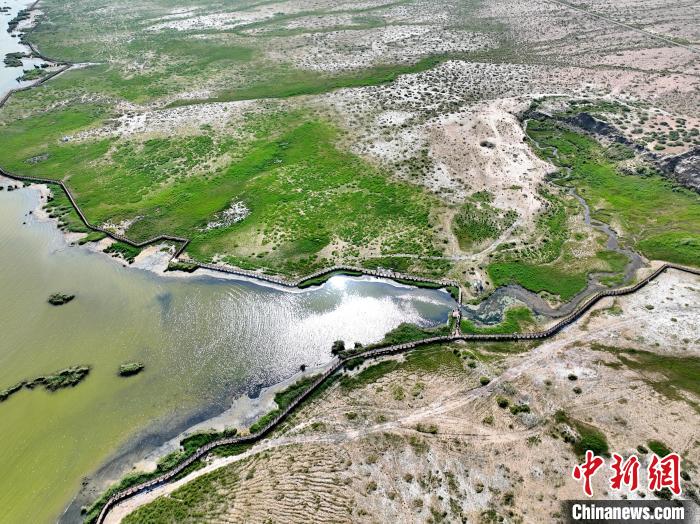 圖為航拍都蘭湖國家濕地公園?！∑钤鲚?攝