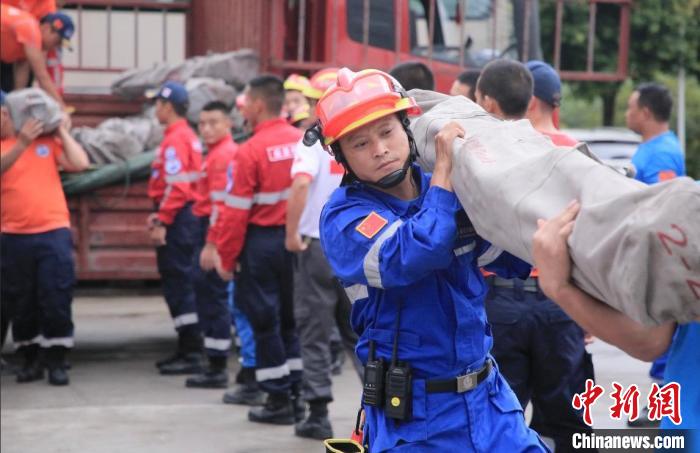從汶川到瀘定，14年來(lái)他們依舊“在現(xiàn)場(chǎng)”