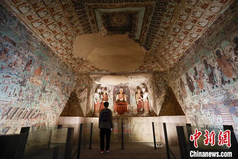 “敦行故遠：故宮敦煌特展”上展出的敦煌莫高窟第220窟復制洞窟。杜洋 攝