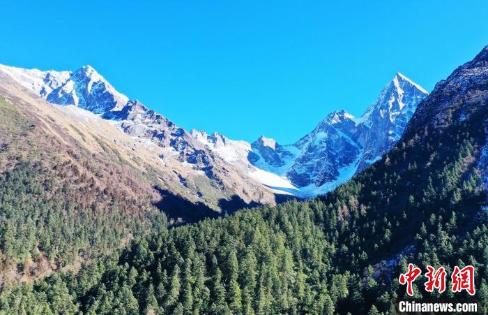 畢棚溝景區(qū)風(fēng)光?！“苍?攝