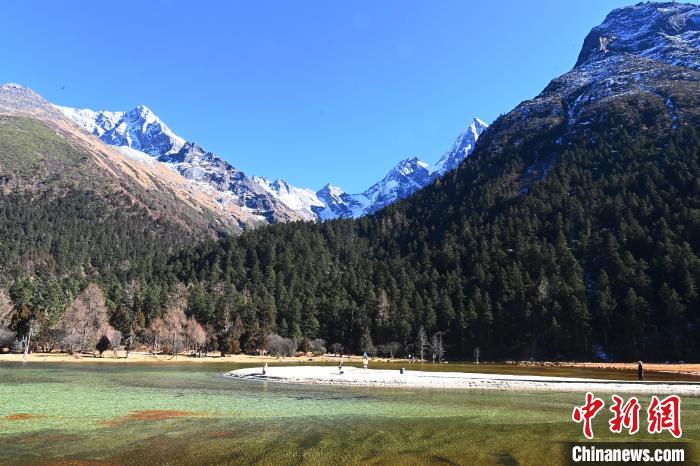 畢棚溝景區(qū)風(fēng)光?！“苍?攝