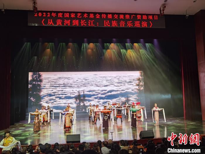 圖為演出現(xiàn)場(chǎng)。　潘雨潔 攝