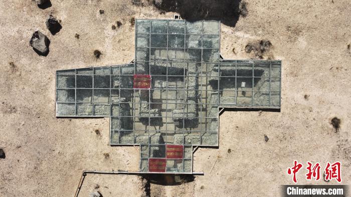 圖為被稱為“九層妖塔”的熱水墓群一號大墓?！●R銘言 攝