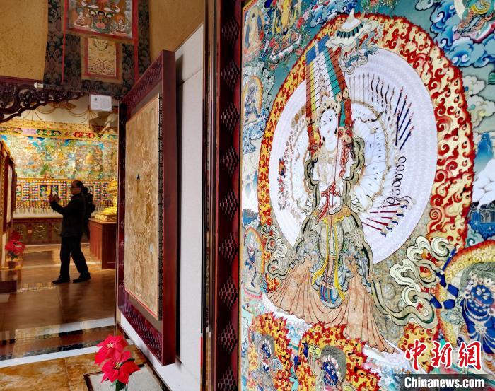 圖為熱貢唐卡?！?zhí)砀?攝