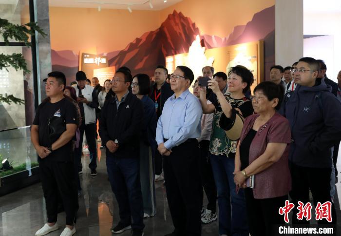 圖為臺商參訪祁連山國家公園生態(tài)科普館。　薛蒂 攝