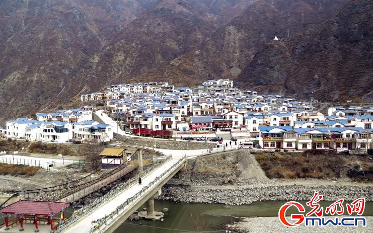 我們的家園｜黨建引領(lǐng)發(fā)展，這座高原山村“變身”別墅村