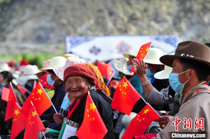 “望果拉薩”:西藏農(nóng)牧民豐收時節(jié)曬幸福