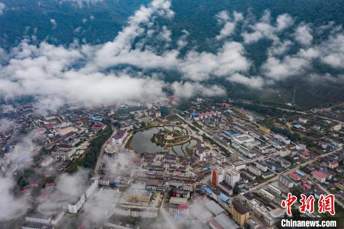 圖為墨脫縣城。　何蓬磊 攝