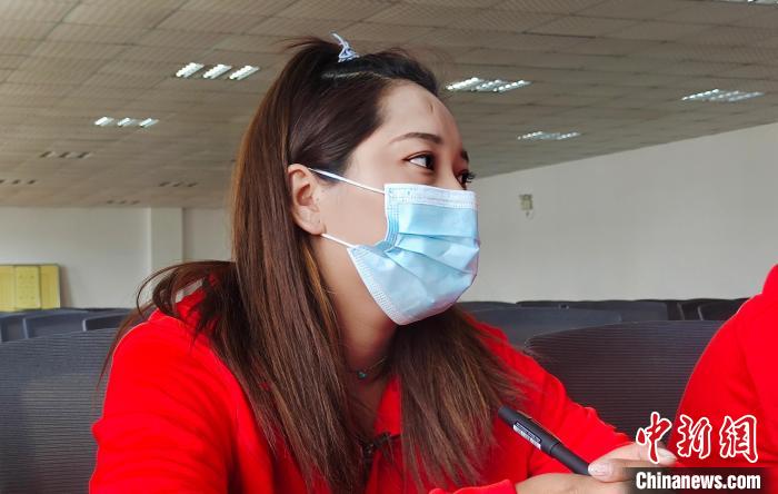 圖為西藏自治區(qū)運(yùn)動員聽培訓(xùn)講座?！∝暽＠?攝