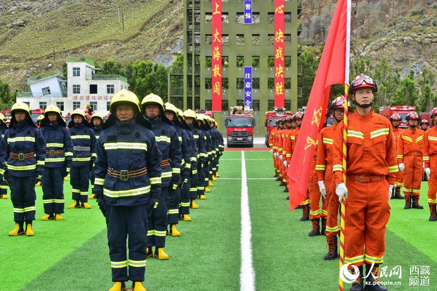 誓師大會(huì)現(xiàn)場(chǎng)。人民網(wǎng) 李海霞攝