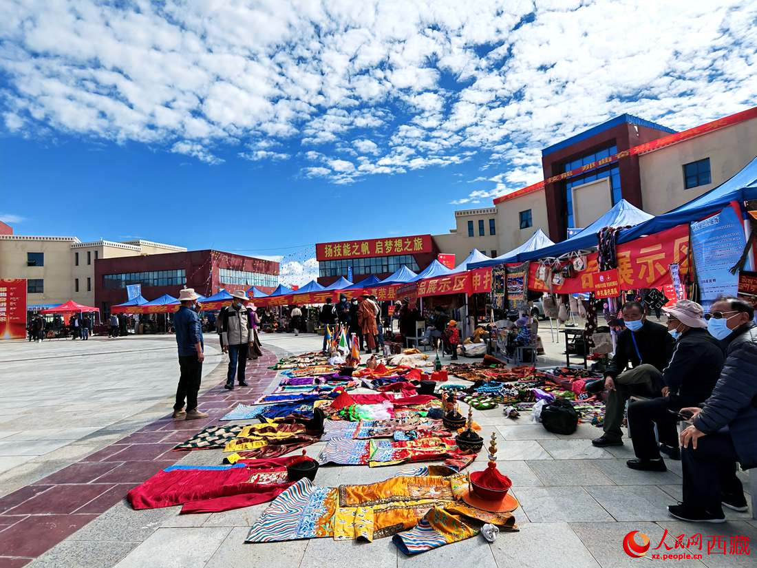 農(nóng)牧民通過(guò)新技能增收。人民網(wǎng) 李海霞攝