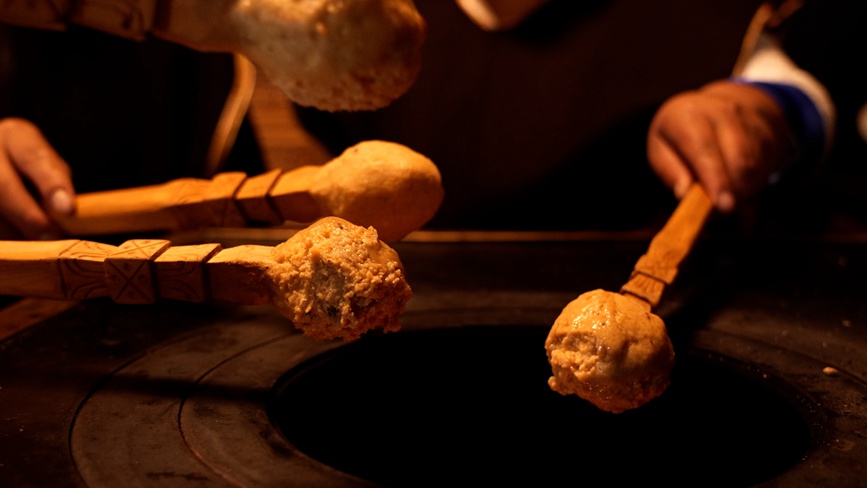  烤“結(jié)達(dá)”。