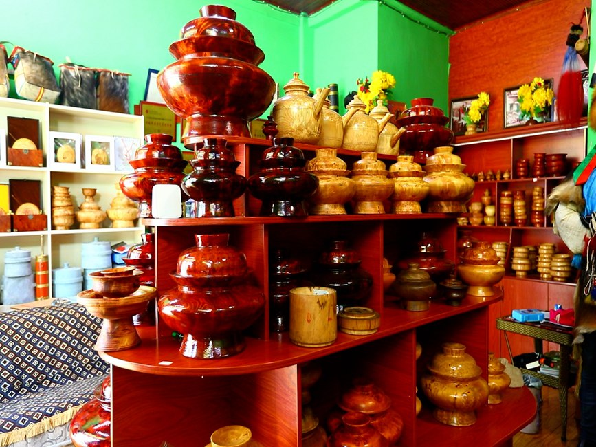 藏地木碗成品。