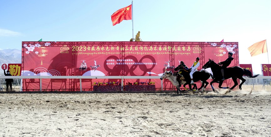 藏歷新年，精彩的馬術(shù)表演。潘多攝