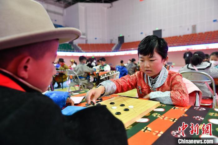 圖為比賽現(xiàn)場。　貢嘎來松 攝