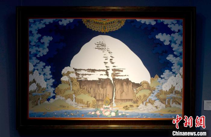 圖為5月16日，展覽中新創(chuàng)唐卡作品《岡底斯山》?！±盍?攝
