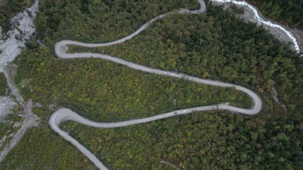 幾代建設(shè)者，歷經(jīng)半個(gè)多世紀(jì)完成！這是一條怎樣的公路？