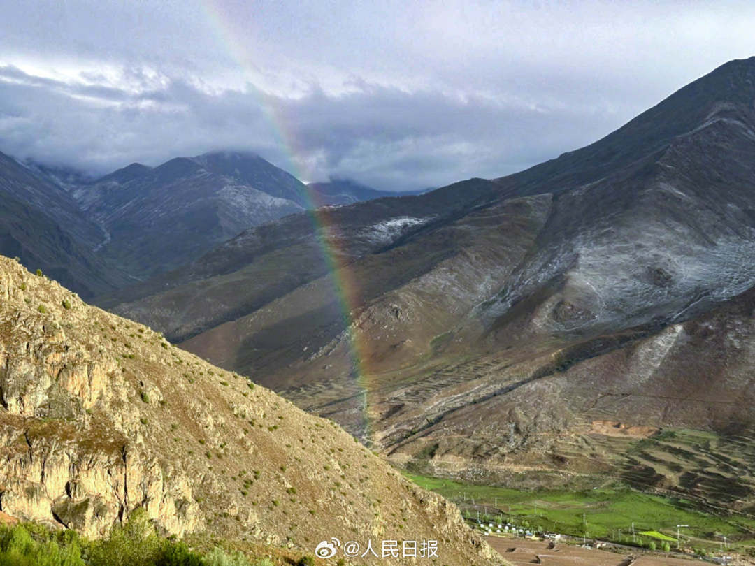 接好運！青藏高原現巨大彩虹橋