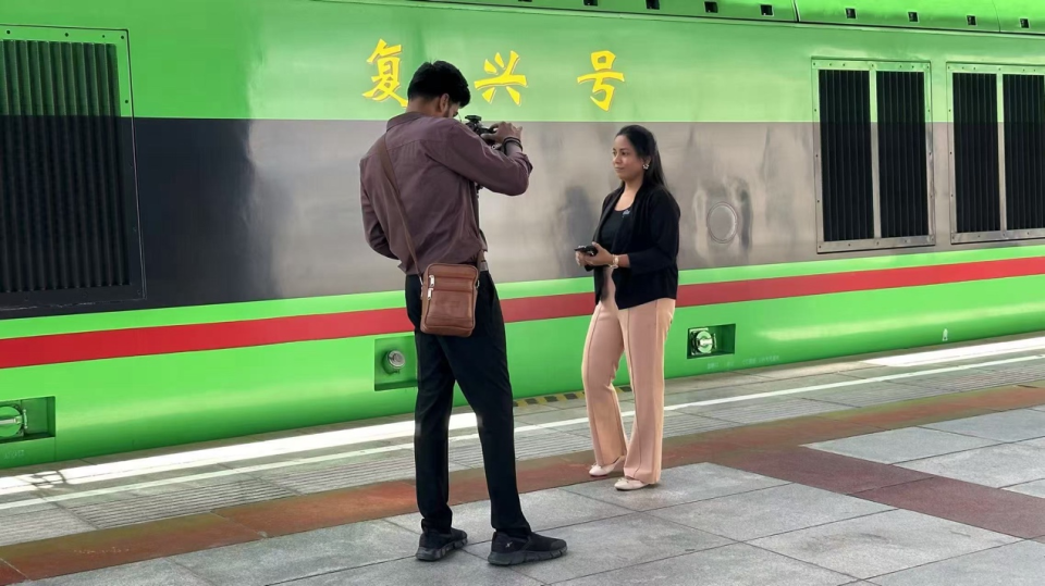 “中國在保護(hù)自然環(huán)境的同時(shí)實(shí)現(xiàn)了高度現(xiàn)代化！” ——多國記者眼中的現(xiàn)代西藏_fororder_圖片4