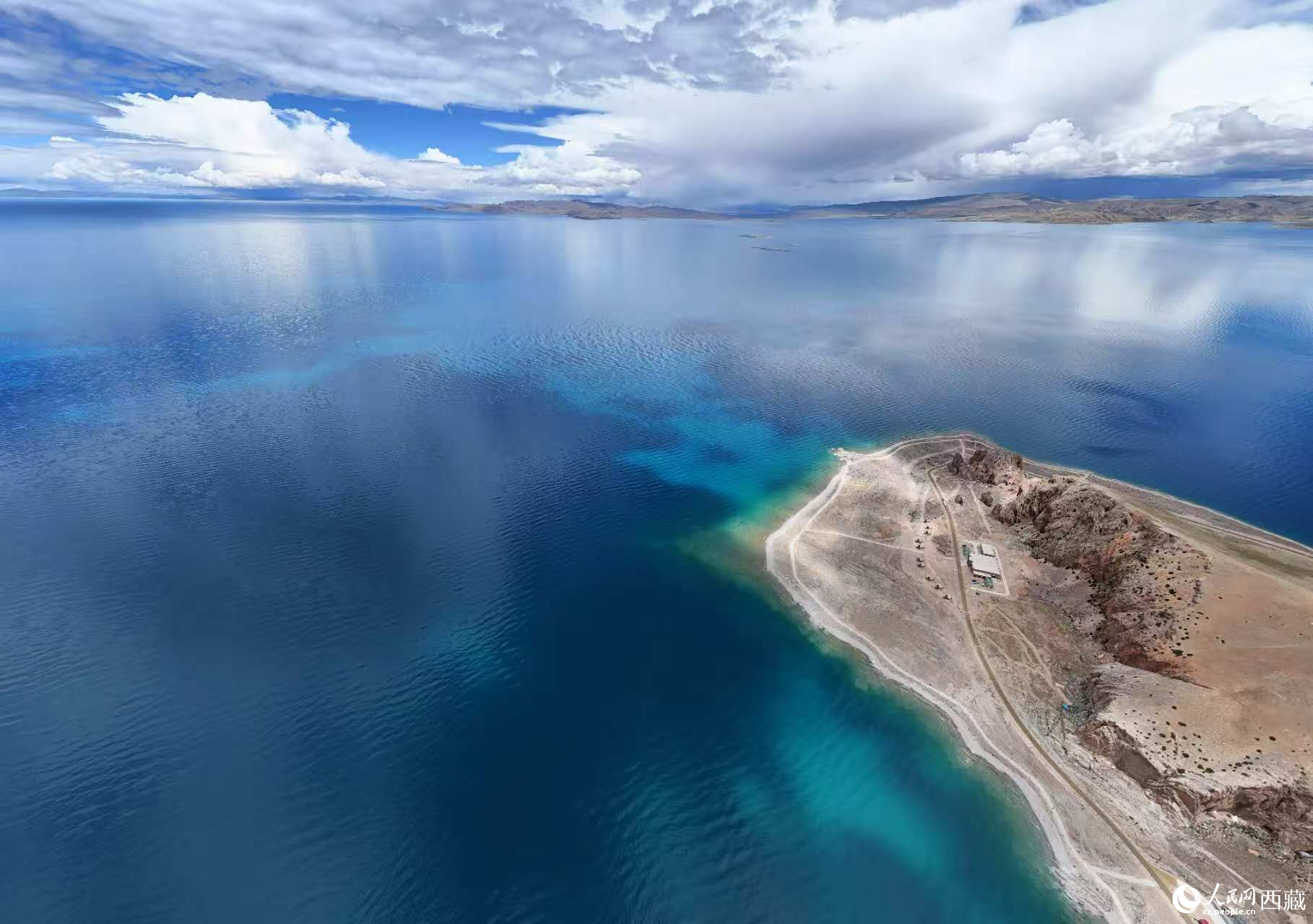 夏日納木錯 景美醉游人