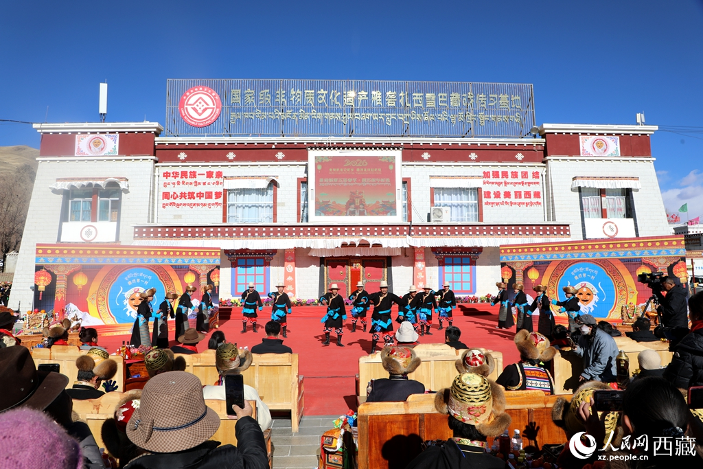 雅礱“村晚”鬧新春。人民網(wǎng)記者 吳雨仁攝