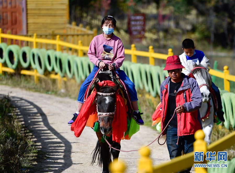 （全面建成小康社會“百城千縣萬村調(diào)研行”·圖文互動）（2）青?？柎澹骸肮夤鞔濉钡娜A麗轉(zhuǎn)身