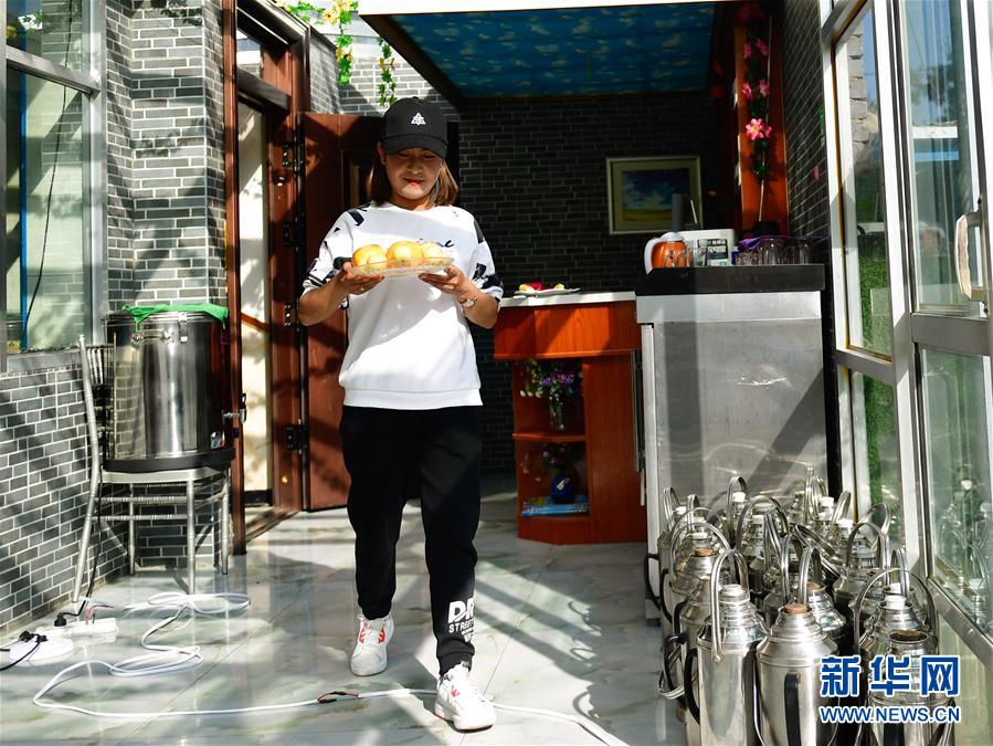 （全面建成小康社會“百城千縣萬村調(diào)研行”·圖文互動）（4）青海卡陽村：“光棍村”的華麗轉(zhuǎn)身