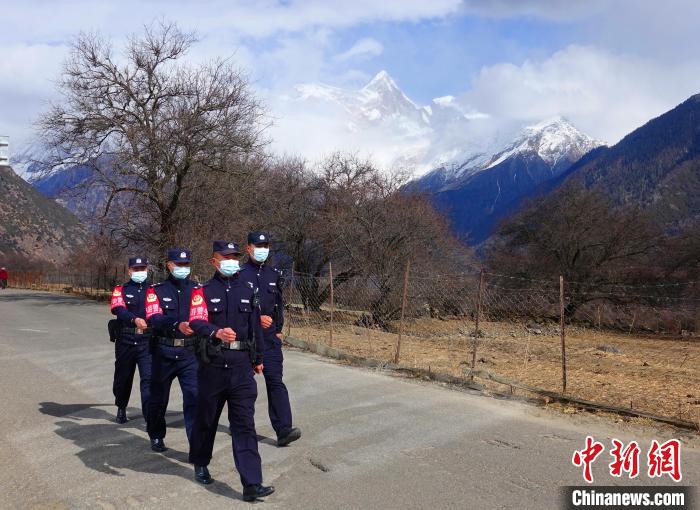 西藏林芝戍邊民警：為“你”翻山越嶺，卻無心看風(fēng)景
