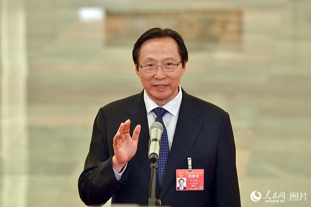 農(nóng)業(yè)農(nóng)村部部長韓長賦回答記者提問。