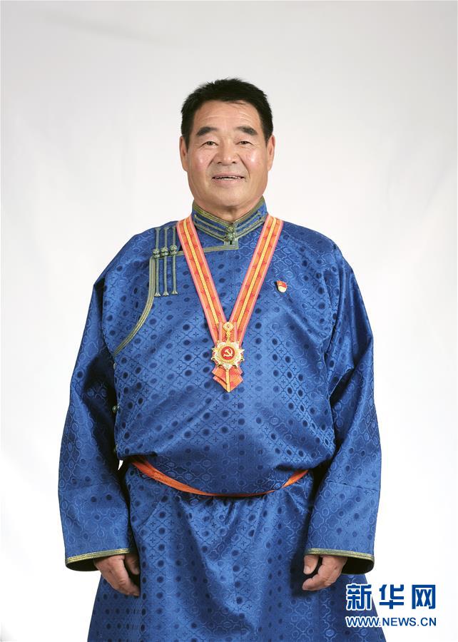 （奮斗百年路　啟航新征程·“七一勛章”獲得者·圖文互動）（1）“草原之子”廷·巴特爾：讓草原綠起來，幫牧民富起來