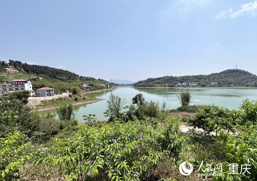 龍湖村以橋亭湖周邊為核心發(fā)展旅游產(chǎn)業(yè)。人民網(wǎng)記者 劉政寧攝